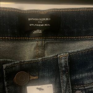 Banana republic girlfriend. Low rise, relaxed through the hip thigh tapered leg